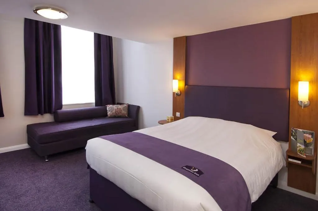 Premier Inn Cardiff Roath Hotel