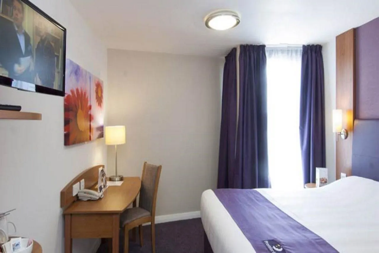 Hotel Premier Inn Cardiff Roath